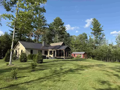 177 Old Tavern Rd, Weston, VT 05161