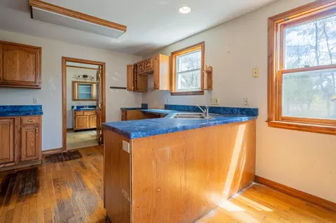 Kitchen - 10 Beacon St, Londonderry, NH 03053 photo 1 of 1