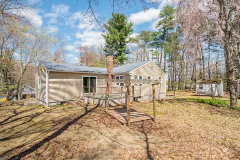 Exterior - 10 Beacon St, Londonderry, NH 03053 photo 4 of 4