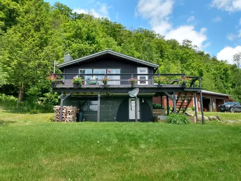 311 Wightman Hill Rd, Richford, VT 05476