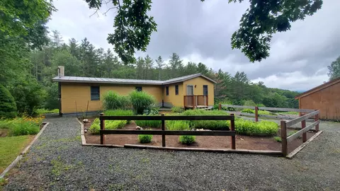 112 Chapel Hill Rd, Norwich, VT 05055