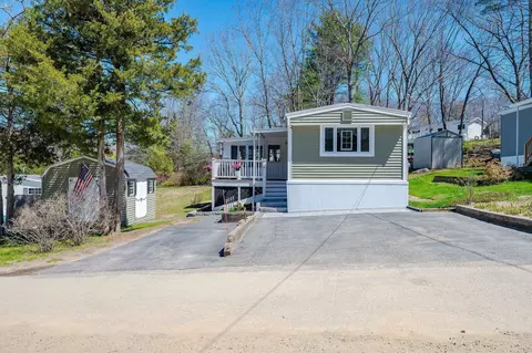 27 Ithica Ln, Newmarket, NH 03857