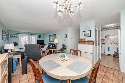 Dining - 467 High St #11, Hampton, NH 03842 photo 3 of 4