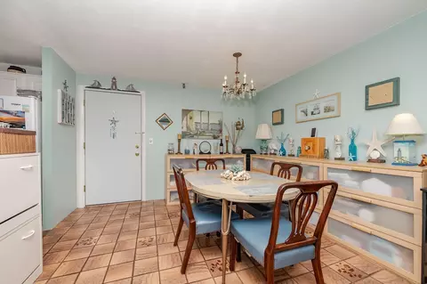 Dining - 467 High St #11, Hampton, NH 03842 photo 1 of 4