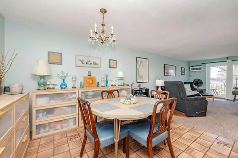 Dining - 467 High St #11, Hampton, NH 03842 photo 2 of 4