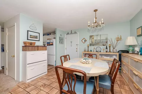 Dining - 467 High St #11, Hampton, NH 03842 photo 4 of 4