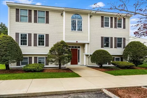 7 Corduroy Rd #10, Amherst, NH 03031