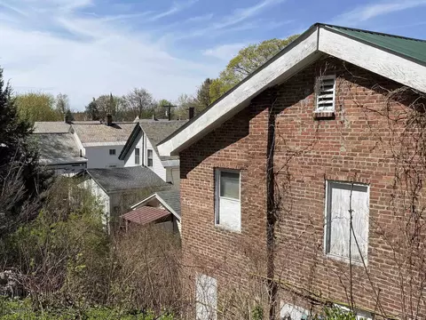 2 Hamlin Ave, Bennington, VT 05201 photo 2