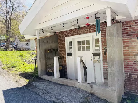 2 Hamlin Ave, Bennington, VT 05201 photo 4