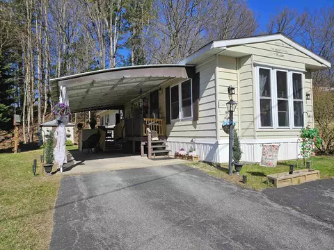 66 Brandon Pl, Claremont, NH 03743
