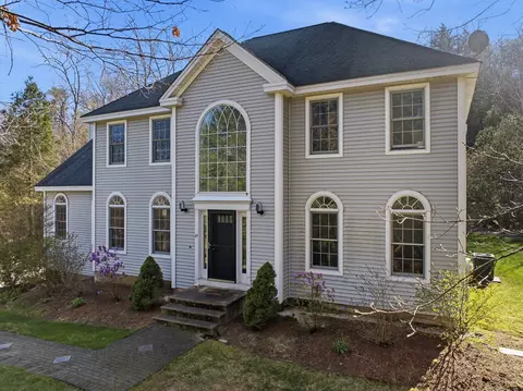 24 Scott Dr, Merrimack, NH 03054