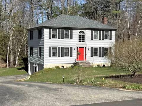 66 Andreski Dr, Fremont, NH 03044
