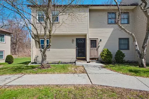 9 Cherry Tree Ct, Saint Albans, VT 05478