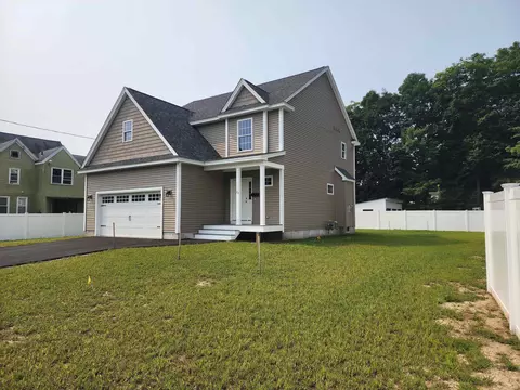 21 Library St, Hudson, NH 03051