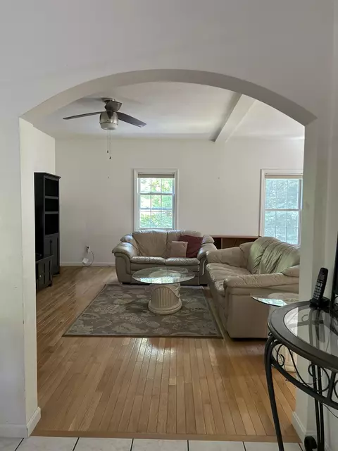 Living - 250 Grapevine Rd, Dunbarton, NH 03046 photo 9 of 10