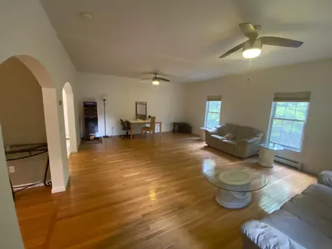 Living - 250 Grapevine Rd, Dunbarton, NH 03046 photo 1 of 10