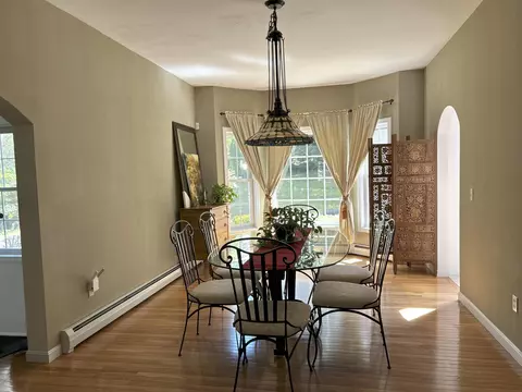 Dining - 250 Grapevine Rd, Dunbarton, NH 03046 photo 4 of 6