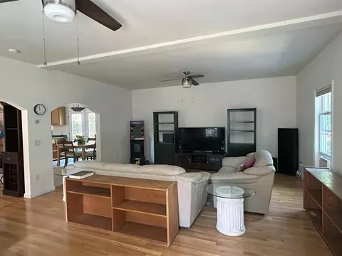 Living - 250 Grapevine Rd, Dunbarton, NH 03046 photo 6 of 10