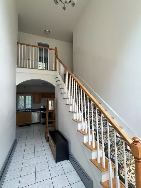 Entry Way - 250 Grapevine Rd, Dunbarton, NH 03046 photo 2 of 8
