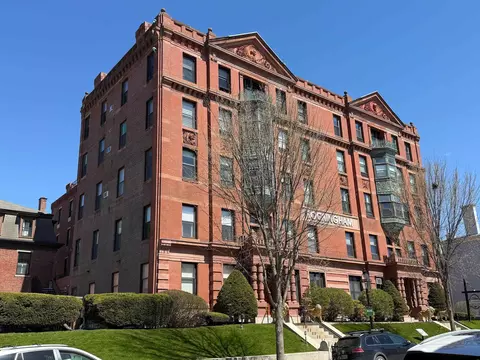 401 State St #M-301, Portsmouth, NH 03801