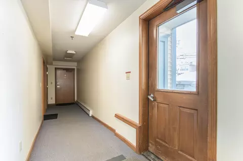 Entry Way - 156 Main St, Ludlow, VT 05149 photo 7 of 10