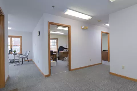 Entry Way - 156 Main St, Ludlow, VT 05149 photo 6 of 10