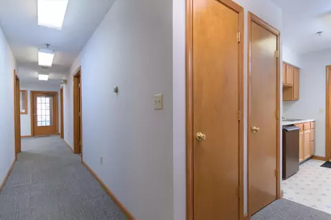 Entry Way - 156 Main St, Ludlow, VT 05149 photo 5 of 10
