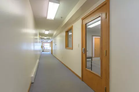 Entry Way - 156 Main St, Ludlow, VT 05149 photo 8 of 10