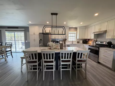 48 Griswold Dr, Rutland, VT 05701