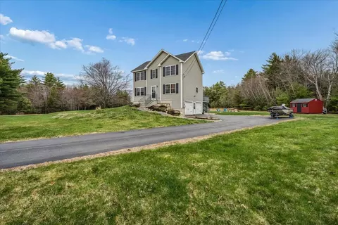 63 Chester Tpke, Hooksett, NH 03106