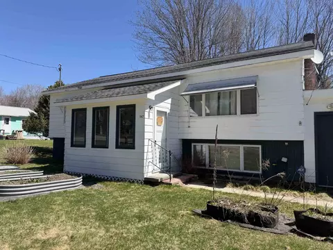 Exterior - 147 S Lunenburg Rd, Lunenburg, VT 05906 photo 5 of 7