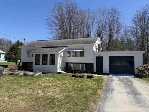Exterior - 147 S Lunenburg Rd, Lunenburg, VT 05906 photo 2 of 7