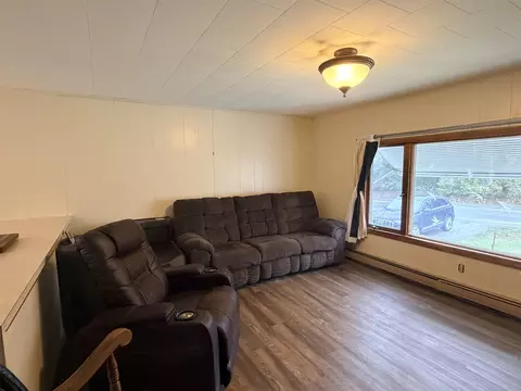 Living - 147 S Lunenburg Rd, Lunenburg, VT 05906 photo 2 of 4