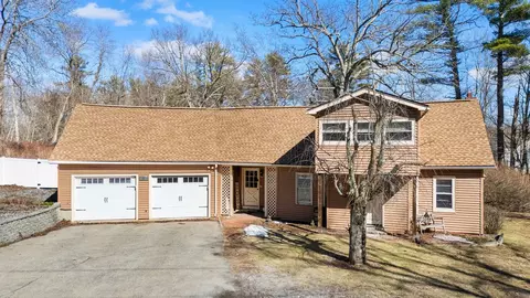 66 Old Derry Rd, Londonderry, NH 03053