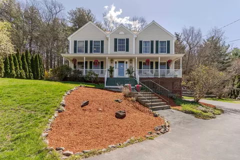 13 Jump Ln, Hudson, NH 03051