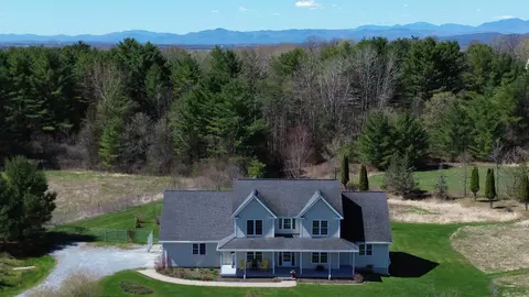55 Braeside Pl, Ferrisburgh, VT 05473