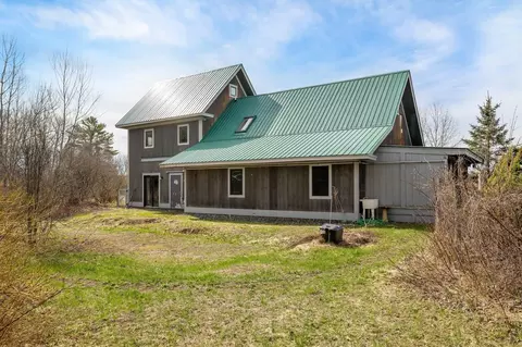 2013 Battle Row Rd, Hyde Park, VT 05655