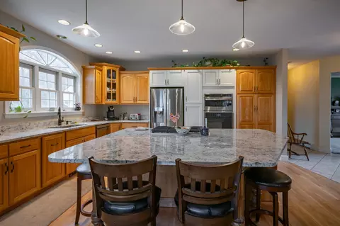 Kitchen - 51 Old Town Road Ext, Epsom, NH 03234 photo 3 of 10
