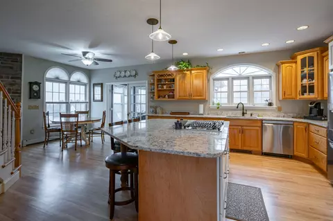 Kitchen - 51 Old Town Road Ext, Epsom, NH 03234 photo 4 of 10