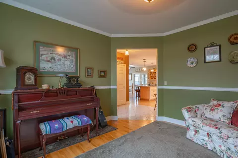 Entry Way - 51 Old Town Road Ext, Epsom, NH 03234 photo 1 of 2