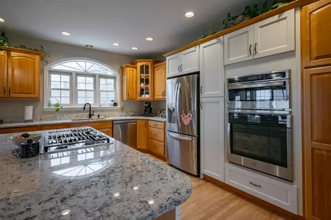 Kitchen - 51 Old Town Road Ext, Epsom, NH 03234 photo 1 of 10