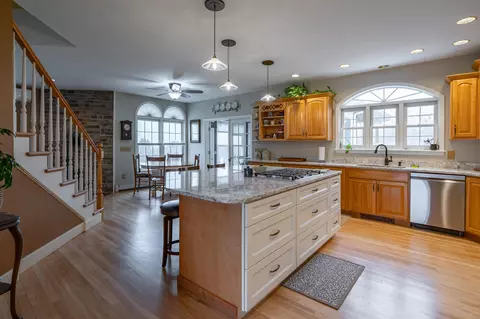 Kitchen - 51 Old Town Road Ext, Epsom, NH 03234 photo 2 of 10