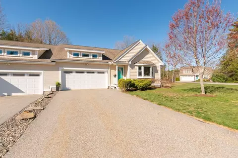53 Veterans Way #15, Hampstead, NH 03841