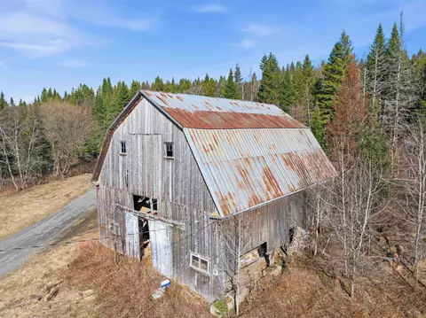 1660 Halls Stream Rd #3, Pittsburg, NH 03592