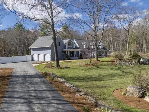 123 Stephen Dr, Goffstown, NH 03045