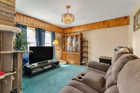 Living - 182 Brook St, Williamstown, VT 05679 photo 3 of 4