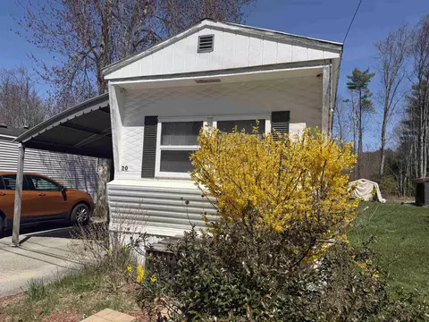 20 Moose Ln, Rochester, NH 03867