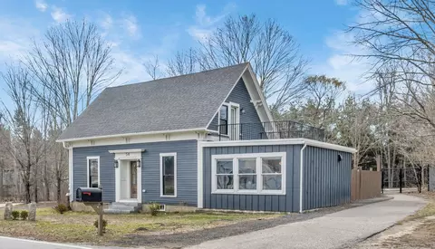 54 Middle Rd, Brentwood, NH 03833
