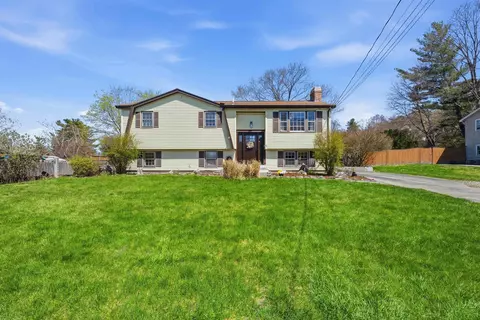 4 Percheron Cir, Nashua, NH 03062