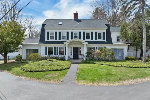 1 Farm House Ln #2, Wolfeboro, NH 03894